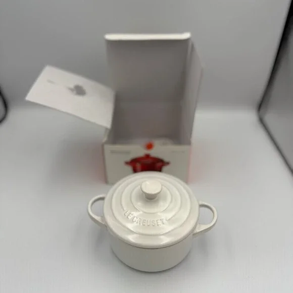 Le Creuset Mini Round Cocotte 14 oz White Stoneware Petite Casserole w/ Lid NEW