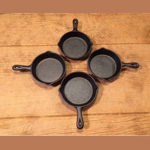 Four Old Mountain Cast Iron Mini-Skillet 4 1/2