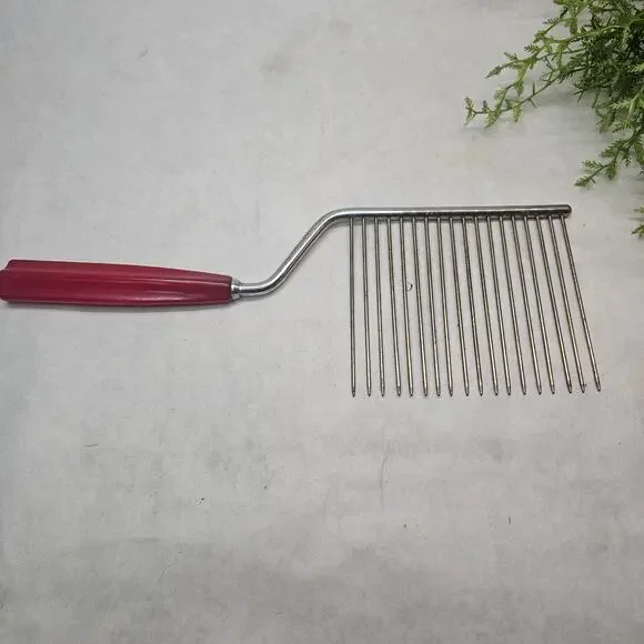 Vintage RED Bakelite Handle Angel Food  Cake Cutter Slicer Breaker Afro Pick