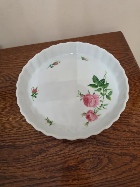 Vintage Pie Dish White Floral Scalloped Edge Serving Dish with Pink Rose Motif