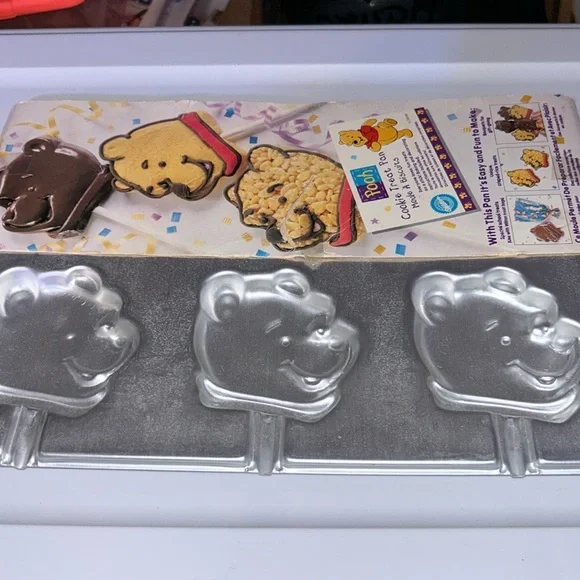 Pooh Cookie Treat Pan