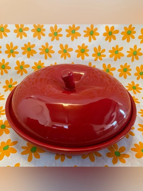 Vintage Apple Covered Dish