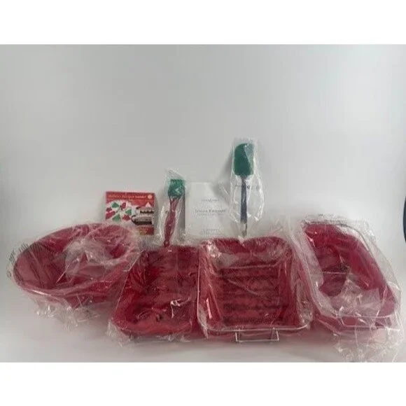 Cooks & Chefs Red Silicone Holiday Baking Molds‎ with Metal Racks 10 PC NEW