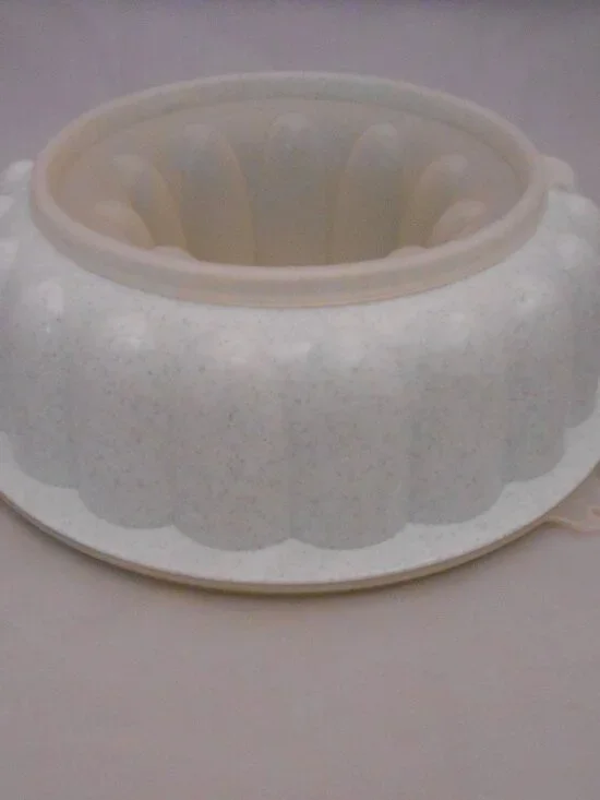 Tupperware Speckled Gray Bundt Cake Pan/Jello Mold, 3 Piece Set, Baking, Storage