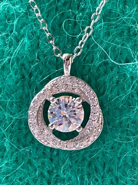 NIB .925 Silver Halo Pendant Necklace.  18”.