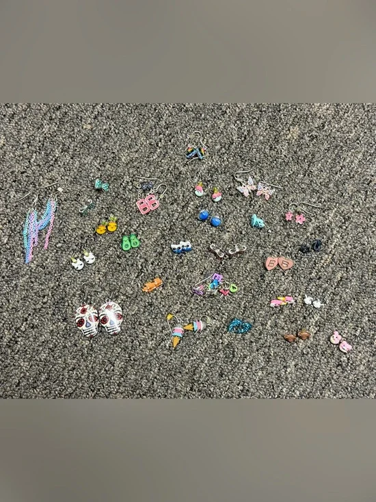 Assorted Women’s & Girls Earrings Lot