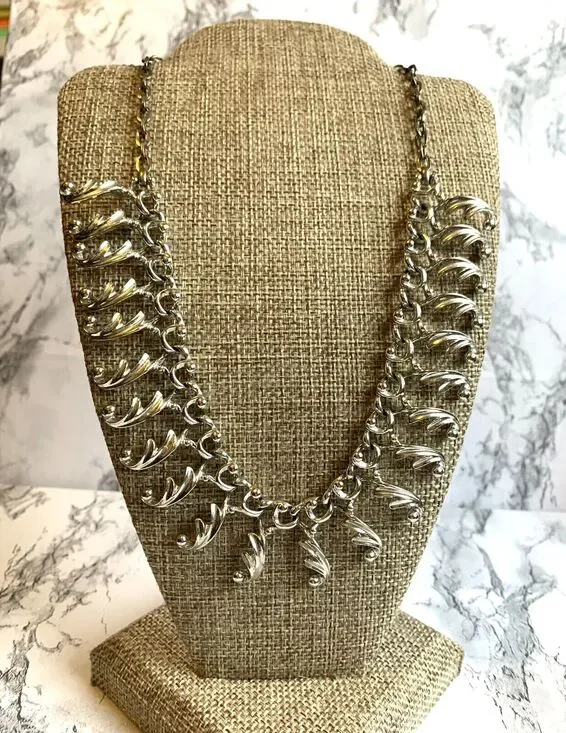 Vtg Sarah Coventry Fancy Free Necklace Silver Tone Bib Collar Vintage 1960s ~17