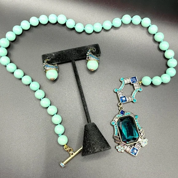 Heidi Daus Classic Edition Shades of Blue Necklace Pierced Earrings Set in Box
