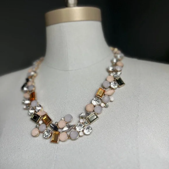 NWOT Macy's Brand Gold Tone Multi-Color Collar Necklace with Extender