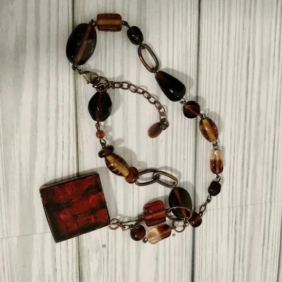 ICING Gold Tone Necklace Womens Fashion Jewelry Signed Amber Glass Beads 16