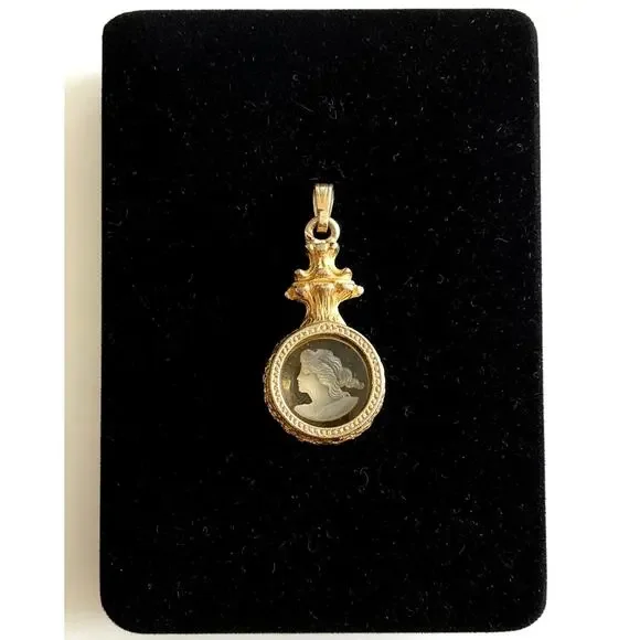 Vintage Goldette Glass Intaglio Cameo Pendant Gold Tone