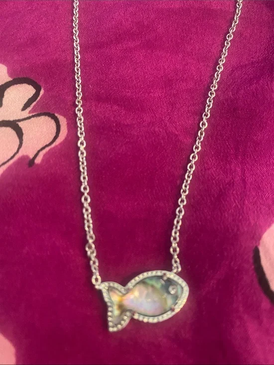 Kendra Scott Silver Fish Pendant Necklace with Iridescent Pink-Blue Inlay