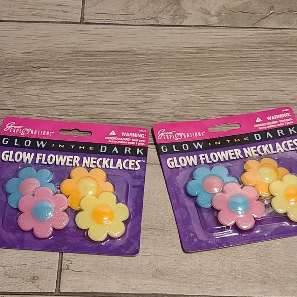 🍋‍🟩 Glow in the dark flower necklace set🎀