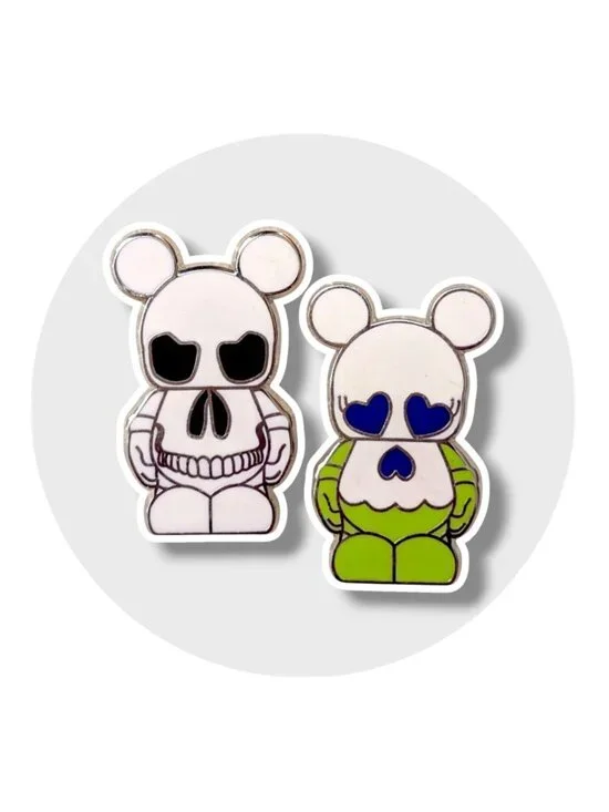 Vinylmation Jr. Disney Pins: Skull and Mrs. Skull
