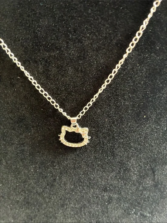 Rhinestone Hello kitty Face Pendant Necklace - Silver