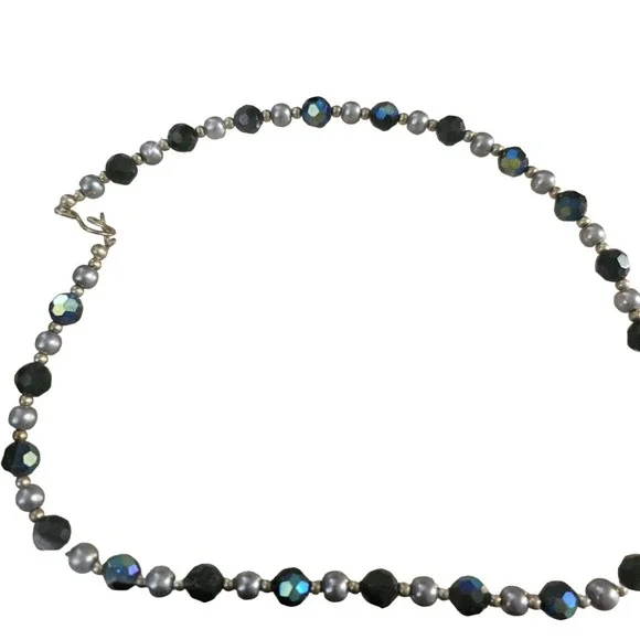 Vintage AB Silver Pearl Colored‎ Glass Beaded Hook Closure Necklace 18