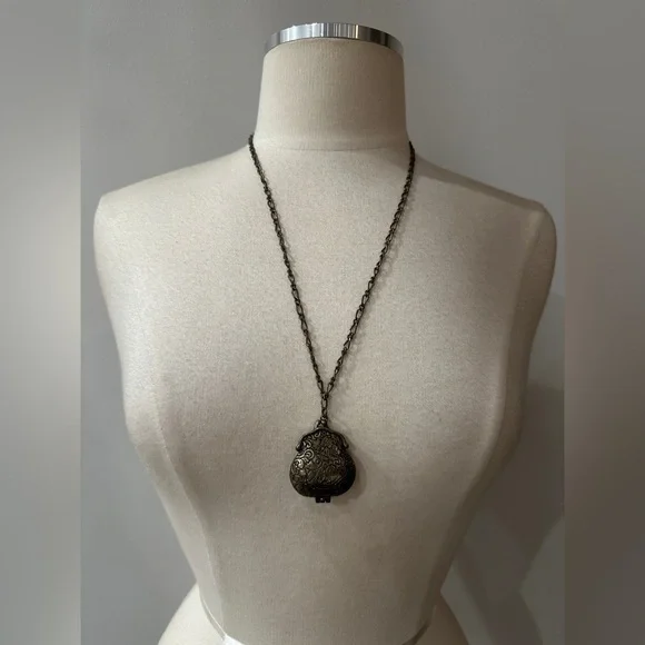 Vintage Magnetic Purse Pendant Necklace, 29 1/4” Chain, Brassy Tone