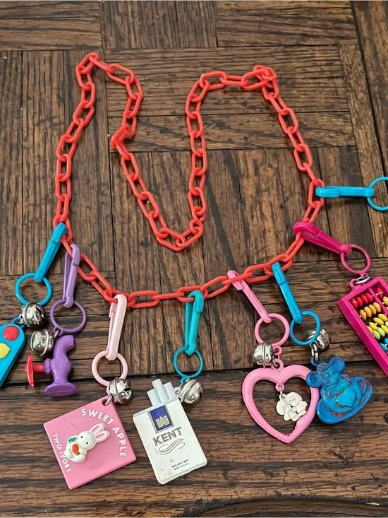 Vintage 80s Bell Charm Necklace (red3)