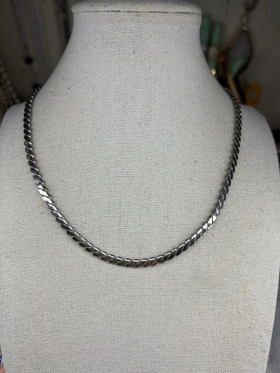 Vintage Coro Silver Tone Necklace Chain Collar Minimalist Jewelry Signed