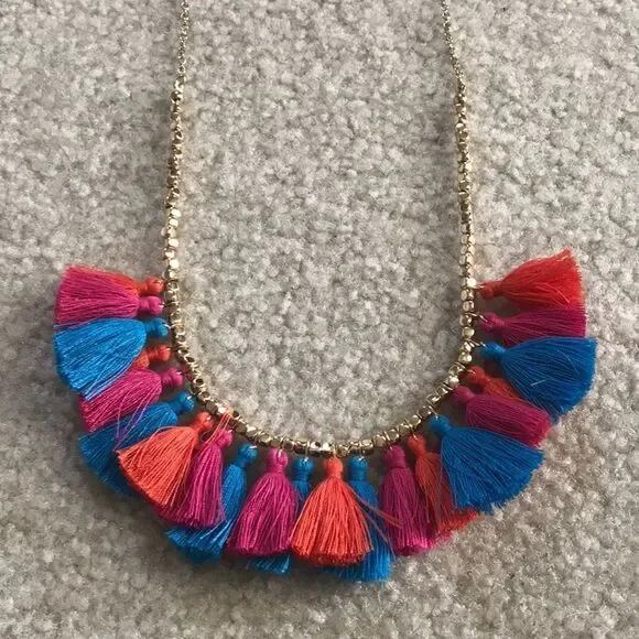 Fringe necklace