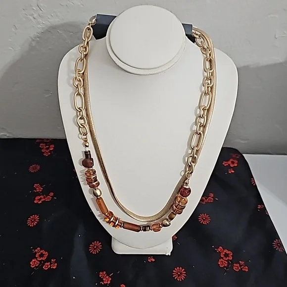 Universal thread double layer necklace NWT