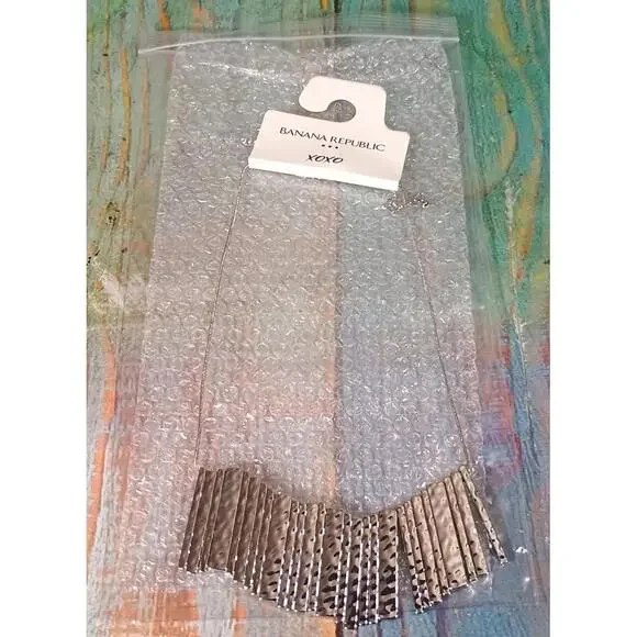 Banana Republic‎ Silver-Tone Statement Necklace