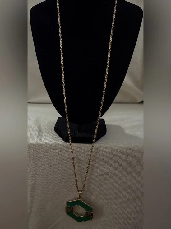 Gold Rope Chain Pendant Necklace - Women's Jewelry