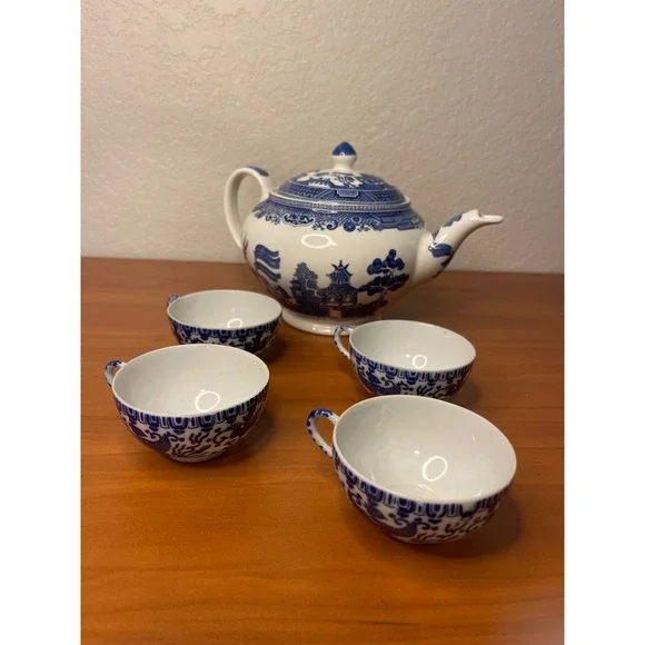 Vintage Blue Willow Teapot and 4 Cups Set Made in Occupied Japan Blue White‎