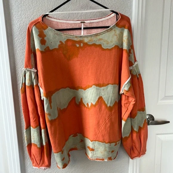 Free people pullover sweatshirt orange tie dye A22 NWOT XS