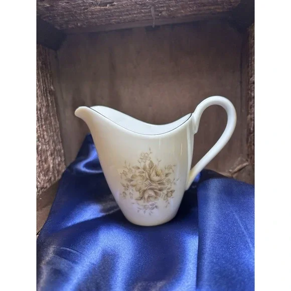 VTG Mikasa Fine China Royal Rose Creamer Japan #485 [Y]