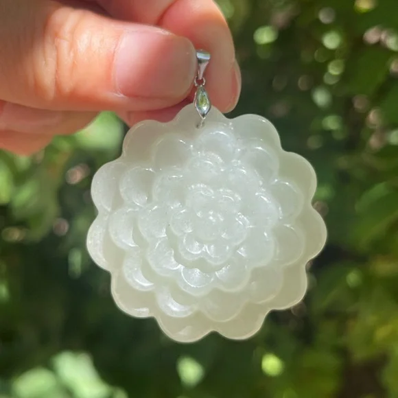 Sterling silver 925‎ stamped xiuyu jade flower pendant 1434