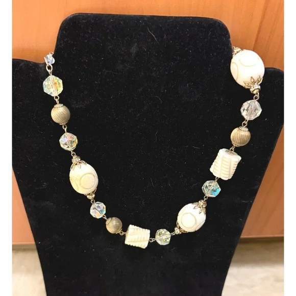 Vendome Vintage Beaded Necklace‎ Aurora Borealis Crystal Carved White Gold Tone