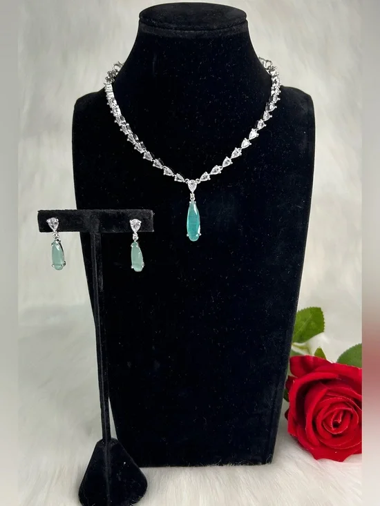 Mint Silver Ad Necklace and Earrings Set