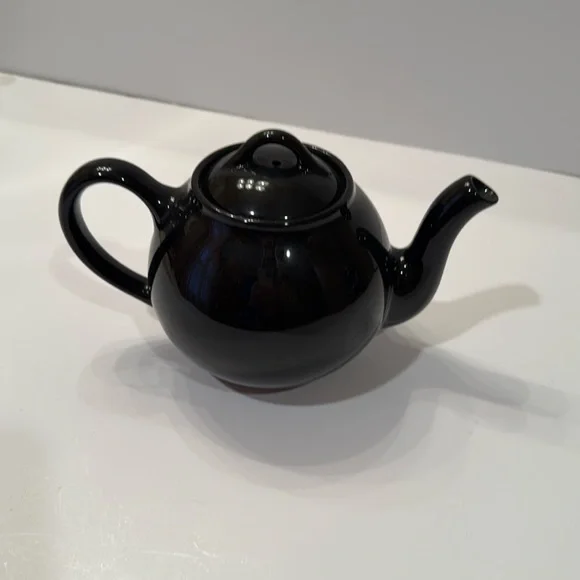 Vintage  Lipton Teapot Black