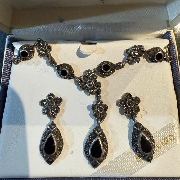 VTG  Black Onyx Marquesite Art Deco Sterling Silver Necklace & Earring Set‎ 925
