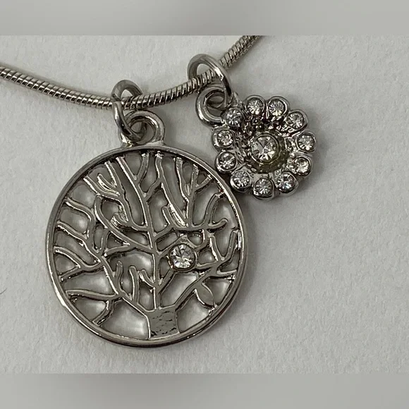 Graziano Silver tone Tree of Life + Rhinestone flower Pendants Necklace‎ 16-19”