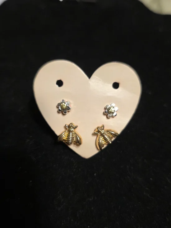 #692 Gold Bee and Small Flower Stud Earring Set - Gold Tone