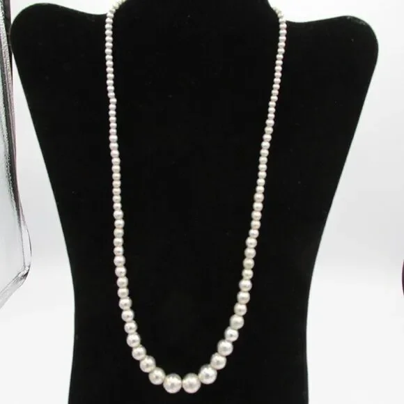 Vintage Silver Graduated Beaded necklace 22 in BEAUTIFUL