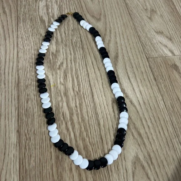 Unbranded Disc Bead Necklace Womens OS‎ Black White Mod Retro Jewelry
