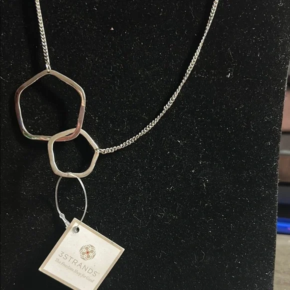 Silver Necklace- 3 Strands - interlocked‎ rings