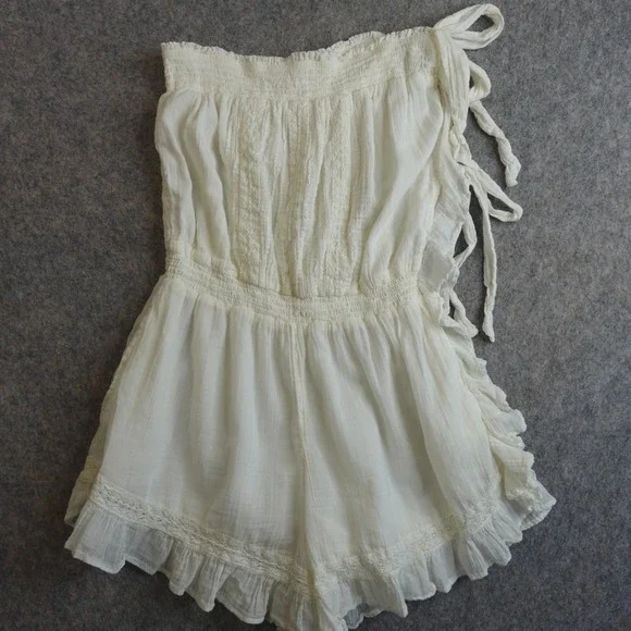 Free People Feelin Fancy Romper XS Ivory Lace Ruffle Gauzy Boho Beachy Romantic