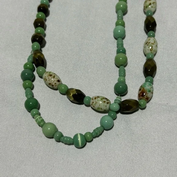 Green Beaded Necklace and Earrings Set with decorative Leaf‎ Toggle clasp