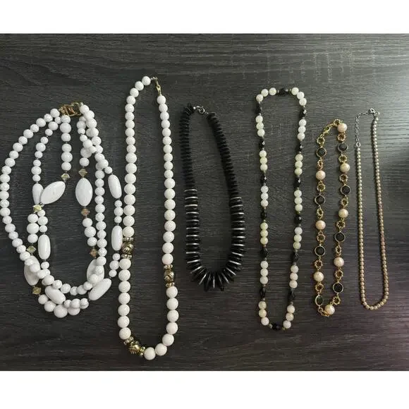 Vintage Lot of 6 Statement Necklaces Black‎ And White Silver Tone Gold Tone
