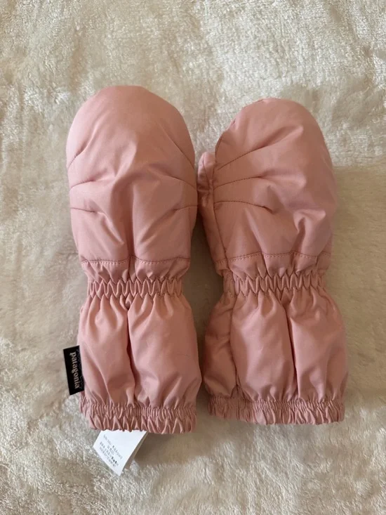 Patagonia Kids Blush Pink Insulated Mittens