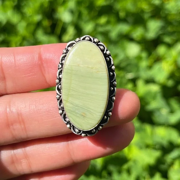 Size‎ 6.75 silver plated Larsonite ring