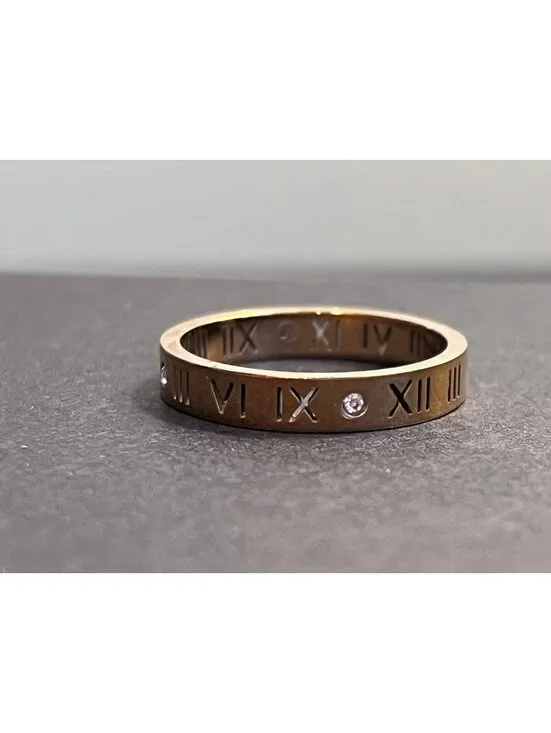 Gold Ring w/ Roman Numeral & Crystals, Unisex (Size 8)