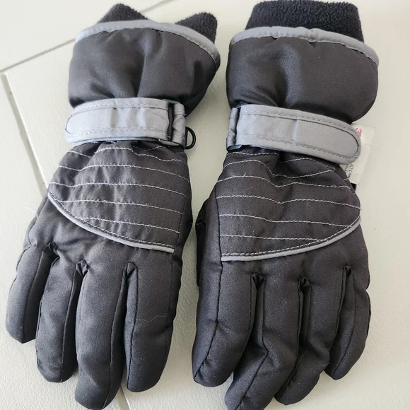 3M Thinsulate Black Insulated Winter Gloves with Fleece Cuff