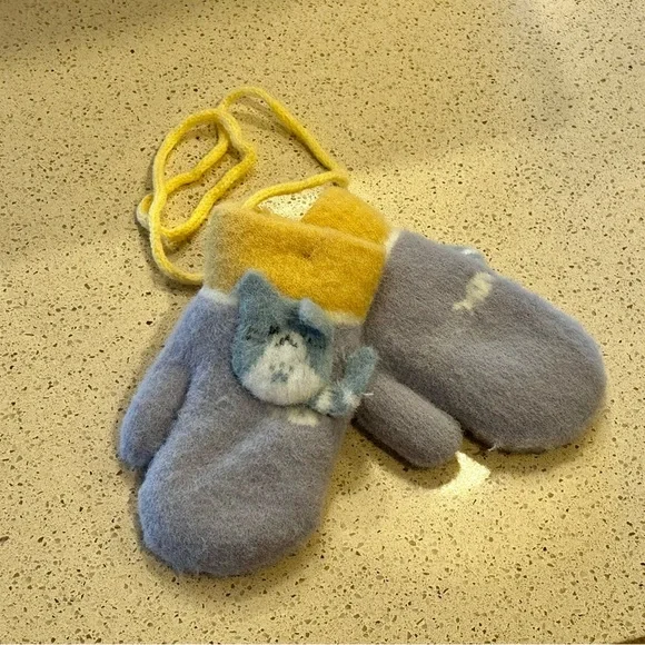 Kids Cozy Lavender & Yellow Mittens with Cat Accent