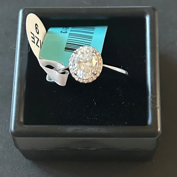 Moissanite‎ Diamond Oval-cut 925 Sterling Silver engagement ring size 9