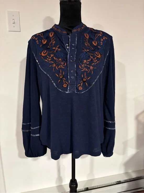 Free People Easy Breezy embroidered Henley Top size Medium